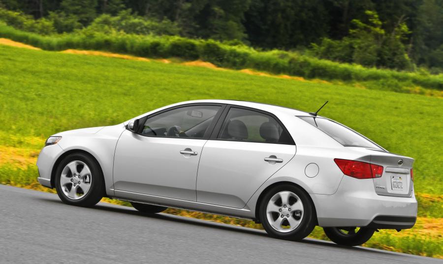  Kia Forte 2009 года  (фото 82 из 128)